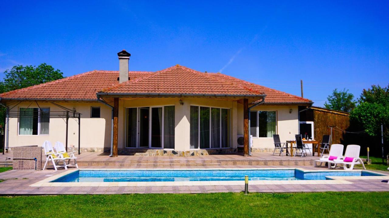 Вила Релакс - villa Relax Sokolovo Екстериор снимка
