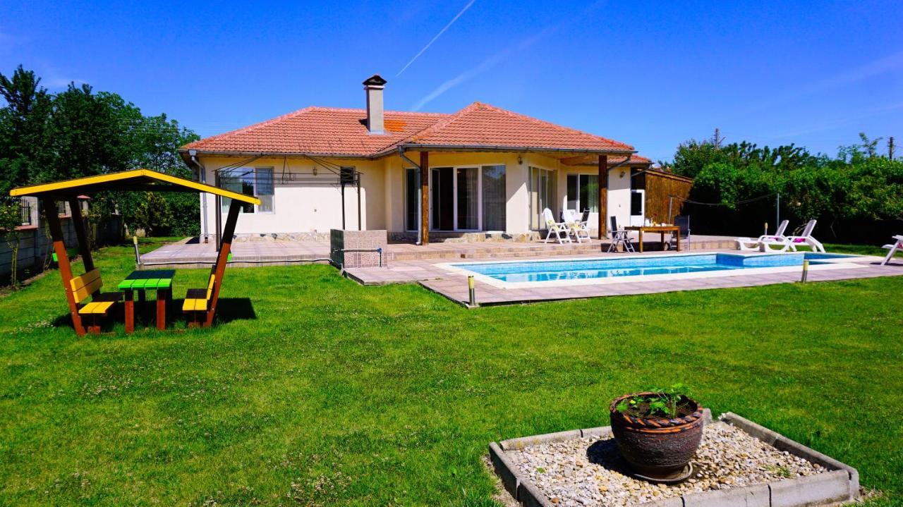 Вила Релакс - villa Relax Sokolovo Екстериор снимка