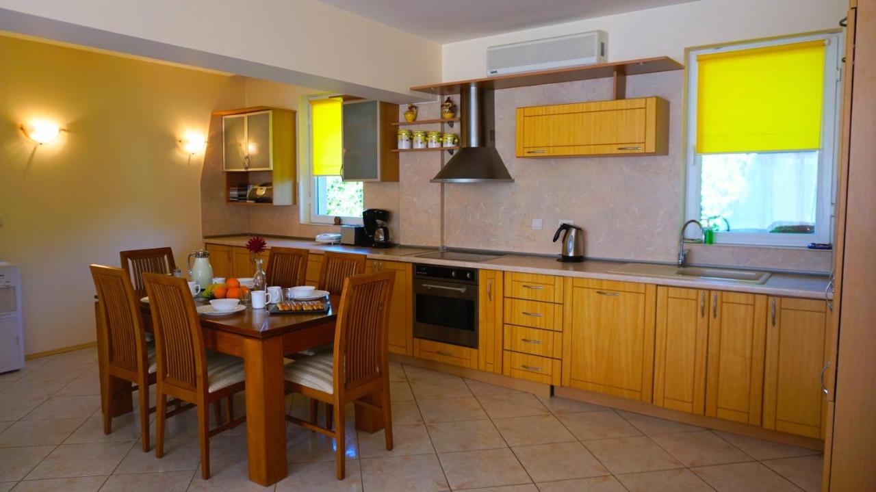 Вила Релакс - villa Relax Sokolovo Екстериор снимка