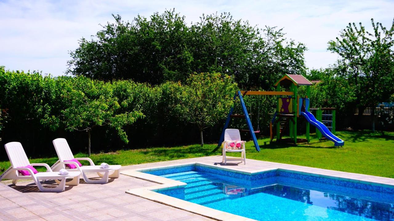 Вила Релакс - villa Relax Sokolovo Екстериор снимка