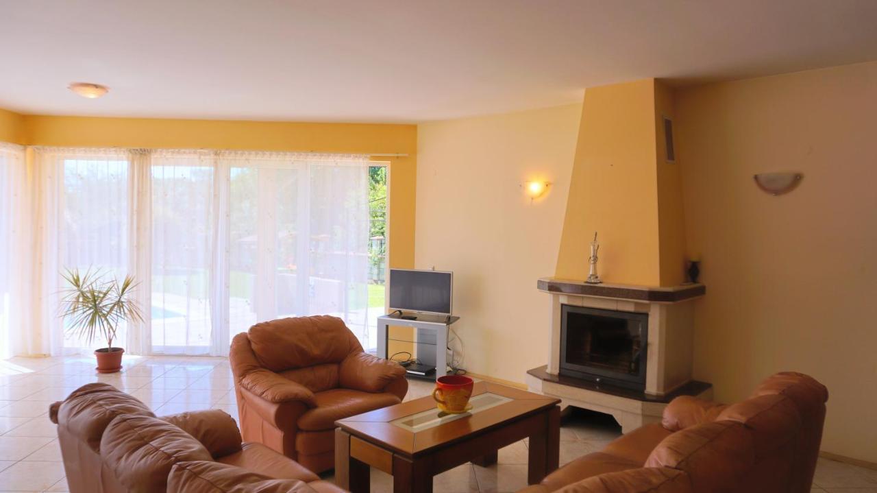Вила Релакс - villa Relax Sokolovo Екстериор снимка