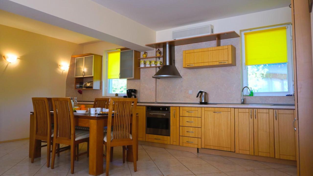 Вила Релакс - villa Relax Sokolovo Екстериор снимка