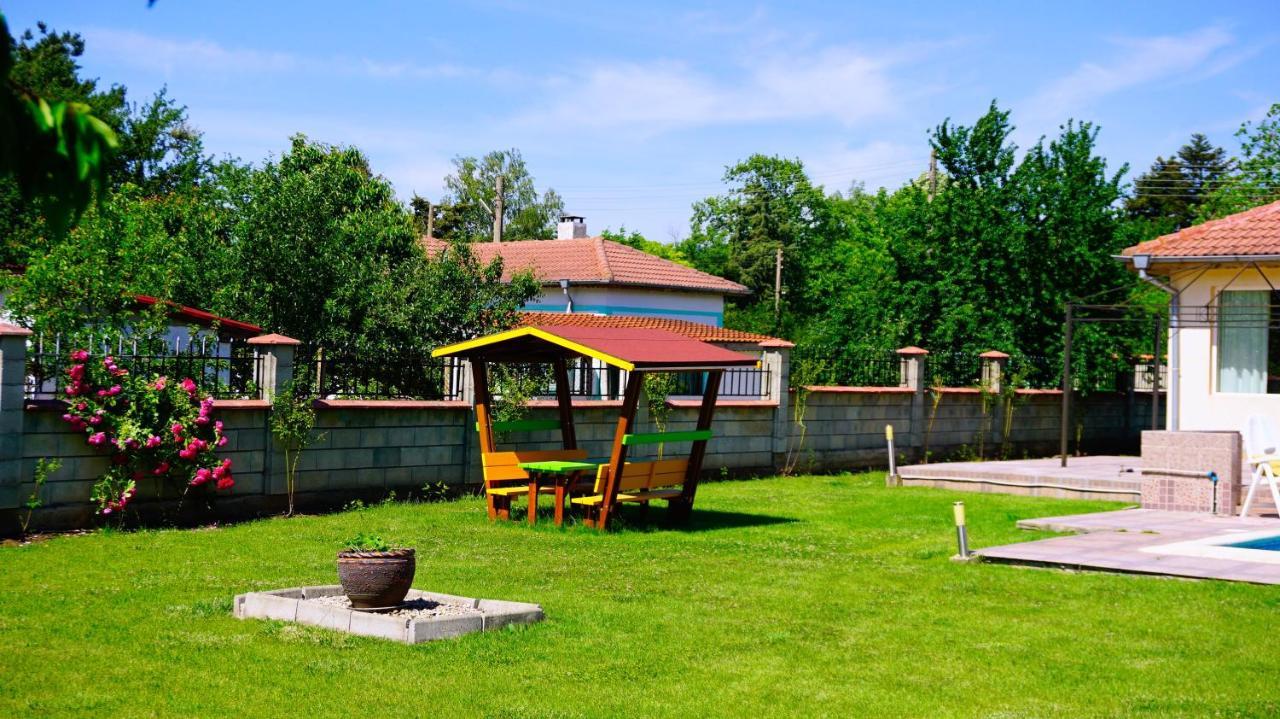 Вила Релакс - villa Relax Sokolovo Екстериор снимка