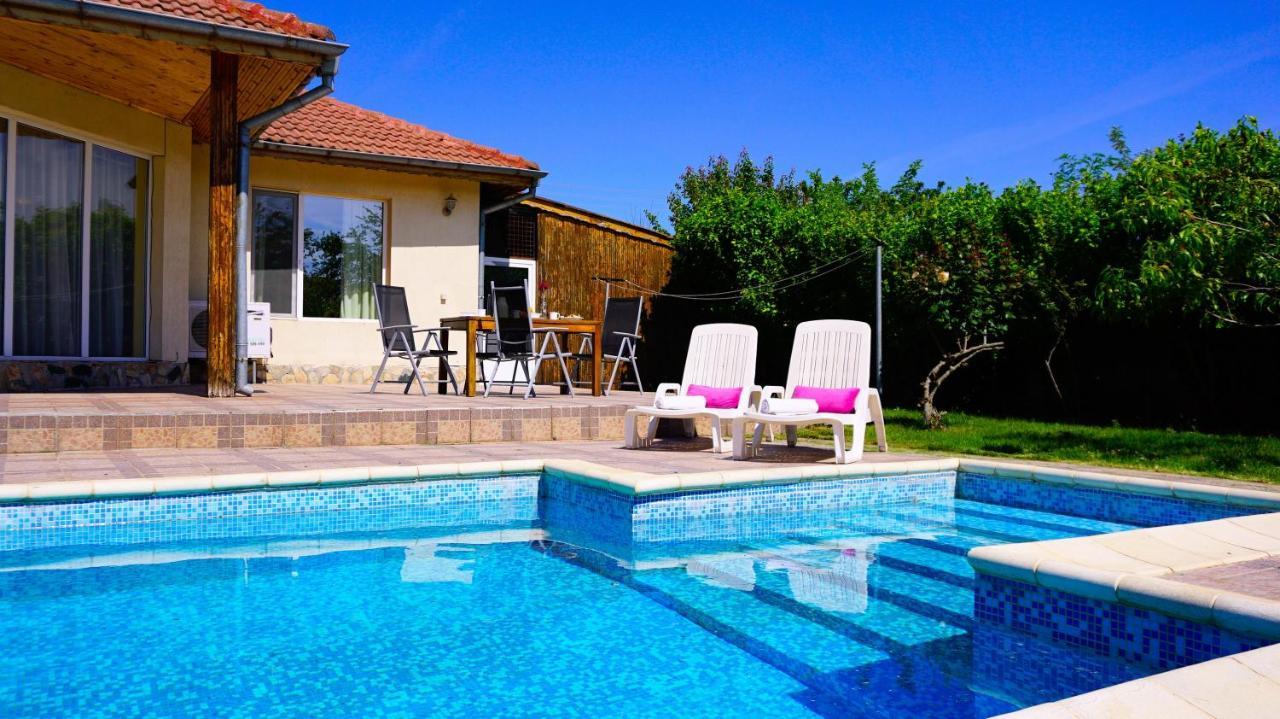Вила Релакс - villa Relax Sokolovo Екстериор снимка