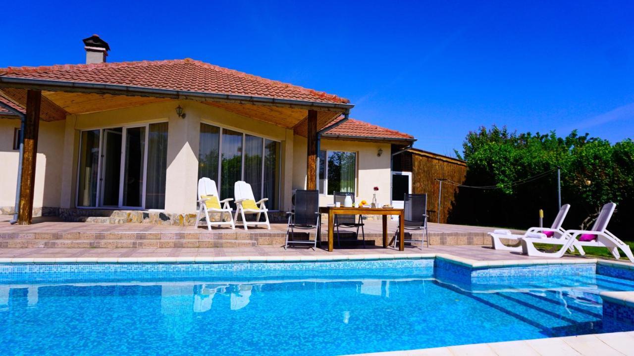 Вила Релакс - villa Relax Sokolovo Екстериор снимка