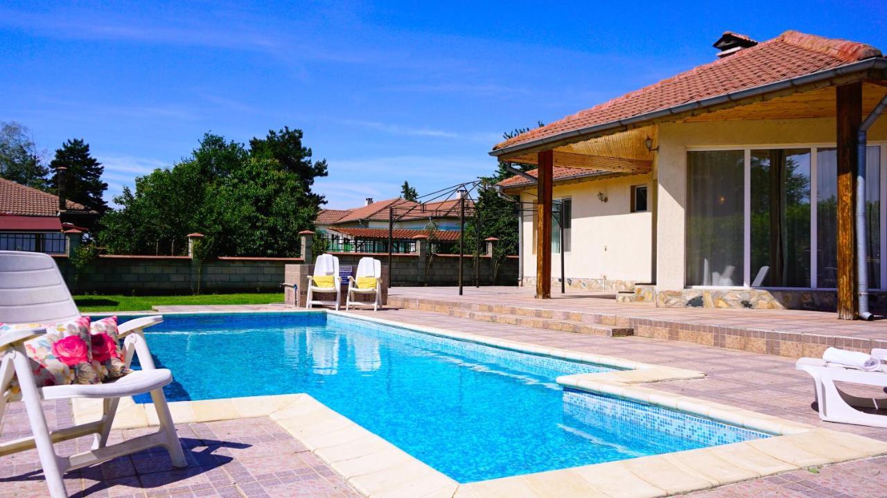 Вила Релакс - villa Relax Sokolovo Екстериор снимка